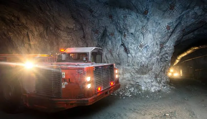 In-cabin collision avoidance display in a mining vehicle