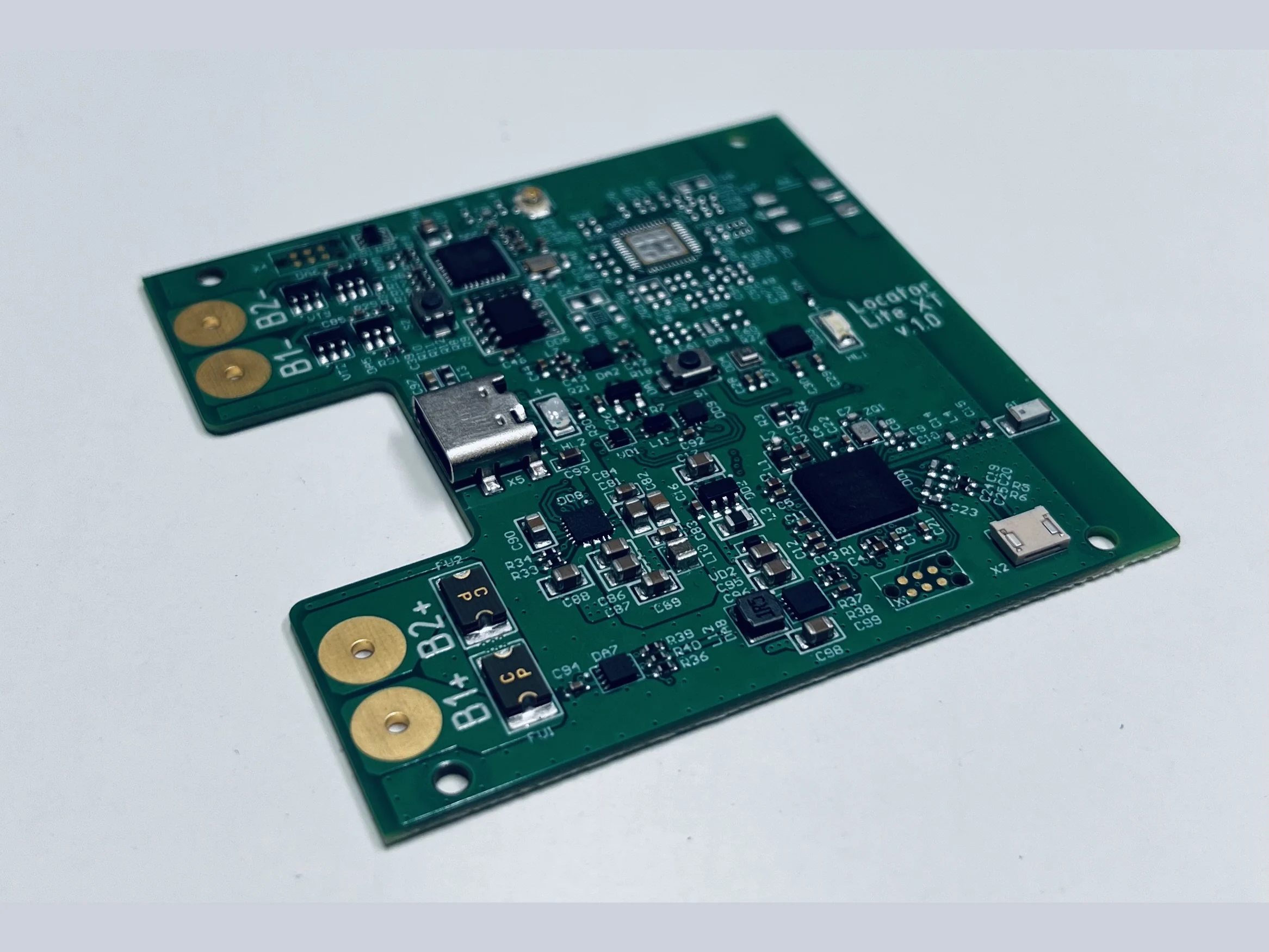 Locator Lite XT main board with the two antenna pads